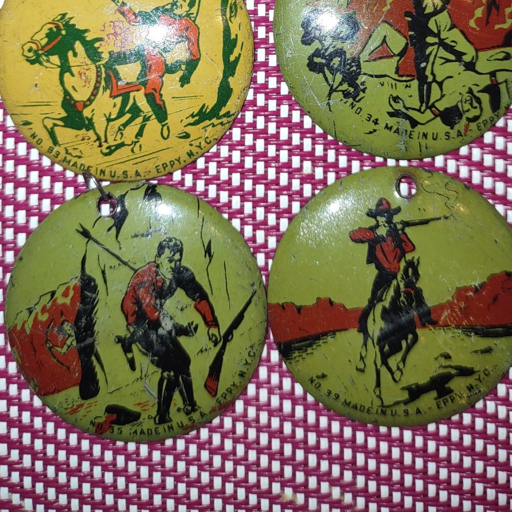 23 Vintage 1940 Eppy NYC Cowboys & Indians Western Tin Pendant Charms - Picture 6 of 6